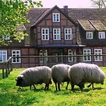 Gutshof 3* Leizen