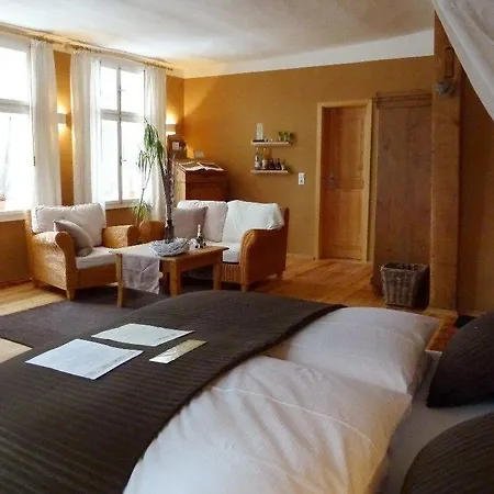 Gutshof 3*