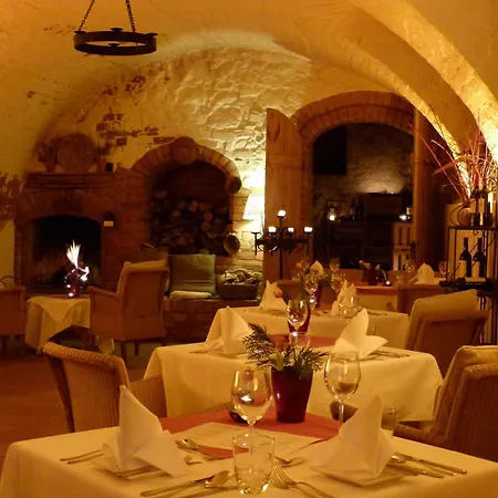 Gutshof 3* Leizen